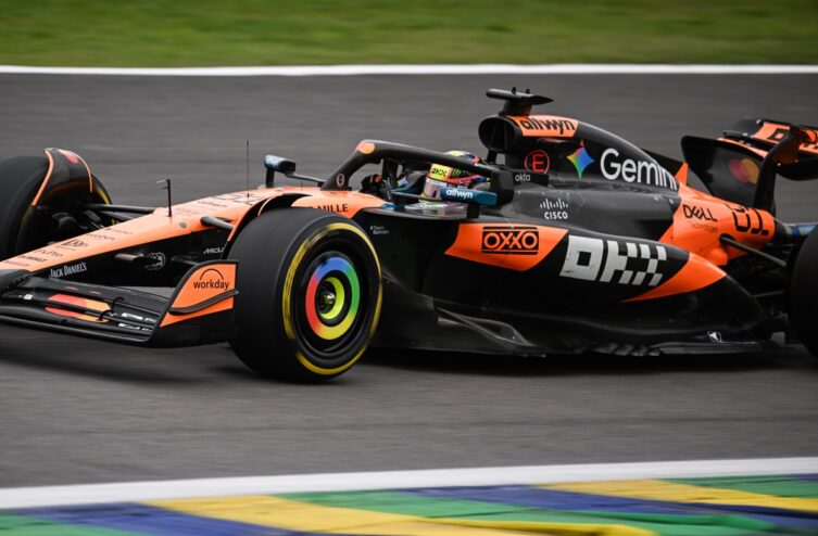 Oscar Piastri racing