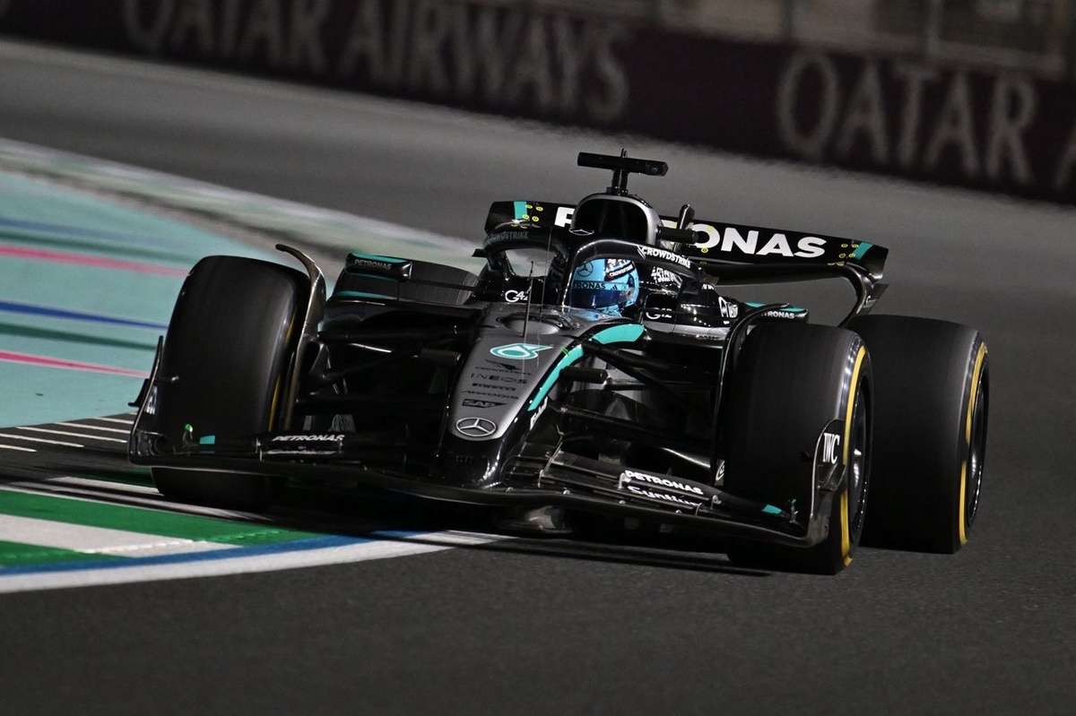 George Russell racing